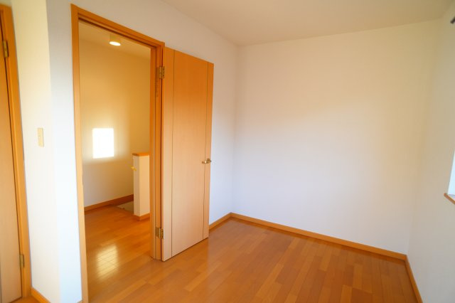 ポポラーレの洋室