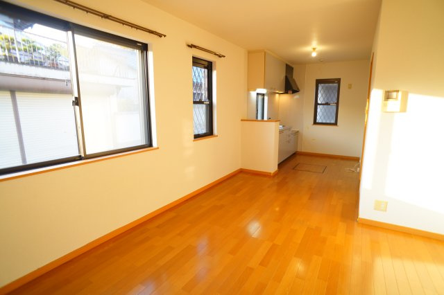 ポポラーレの居間・リビング