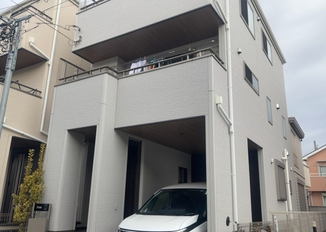 【外観】 | 現地に行くなら、物件の周囲の地形がどうなっているかを見ることも大切です。周辺より低くなっている土地では、大雨などで水が集まりやすいため、地盤が弱くなっているということも考えられるため、注意が必要です。