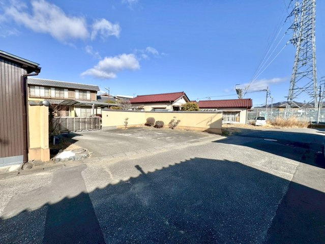 【中古戸建】桐生市境野町3丁目の前面道路含む現地写真|■外観