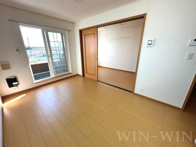 サニー フォレストの居間・リビング|イメージ（同建物内別部屋の写真です）