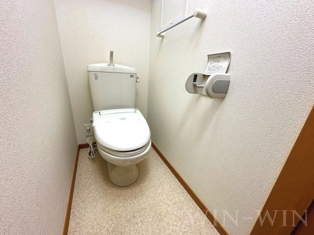 サニー フォレストのトイレ|イメージ（同建物内別部屋の写真です）
