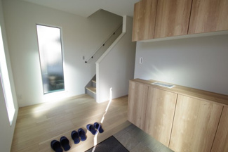 【玄関】 | 【仲介手数料無料！！】稲城市坂浜　新築戸建て（全11棟）7号棟　5180万円