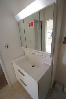 【独立洗面台】 | 【仲介手数料無料！！】稲城市坂浜　新築戸建て（全11棟）7号棟　5180万円