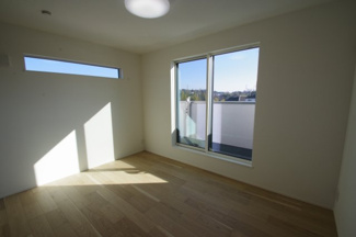 【寝室】 | 【仲介手数料無料！！】稲城市坂浜　新築戸建て（全11棟）7号棟　5180万円 | 主寝室7帖