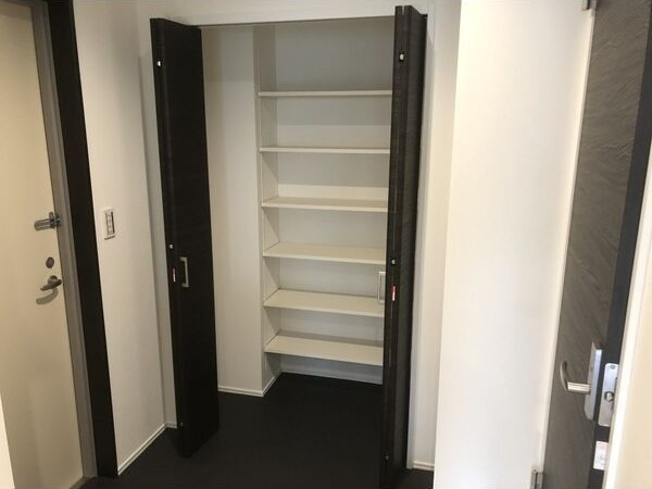 La　Veriteノムラ大喜新町の玄関