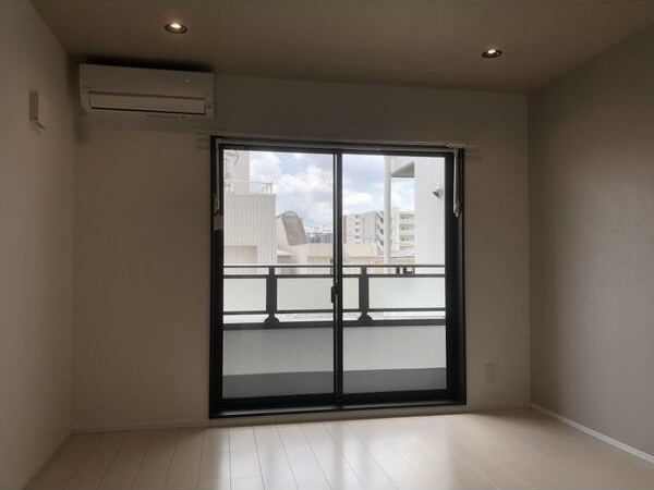 La　Veriteノムラ大喜新町の居間・リビング