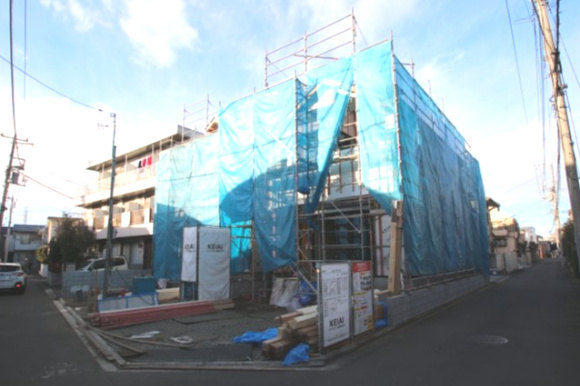 【KEIAI　Grace】西東京市向台町14期の外観|並列２台駐車可能なカースペース（車種によります）。セカンドカー用として、自転車置き場や物置場として、お子様の遊ぶスペースとして、ゆとりある敷地だからこそ可能な多用途にご利用いただけます。