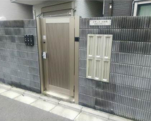 クラッス大和町のエントランス