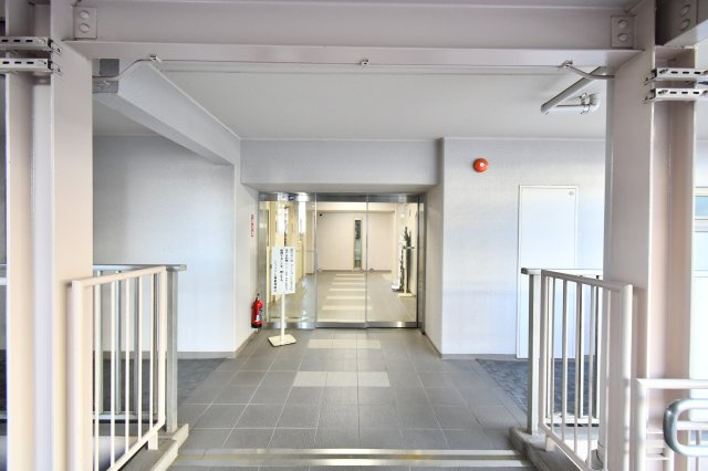 ソフィア上尾A棟のエントランス|当社には住宅ローンのスペシャリストもおります。
「お家探し」「住宅ローン」は
私達『NEXTplus（ネクストプラス）』 にお任せ下さい。
