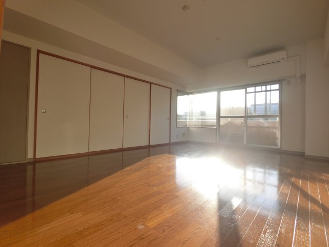 テレパレス西千葉の居間・リビング