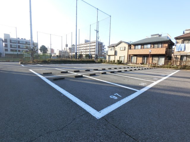 テレパレス西千葉の駐車場