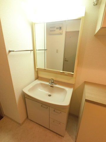 テレパレス西千葉の独立洗面台