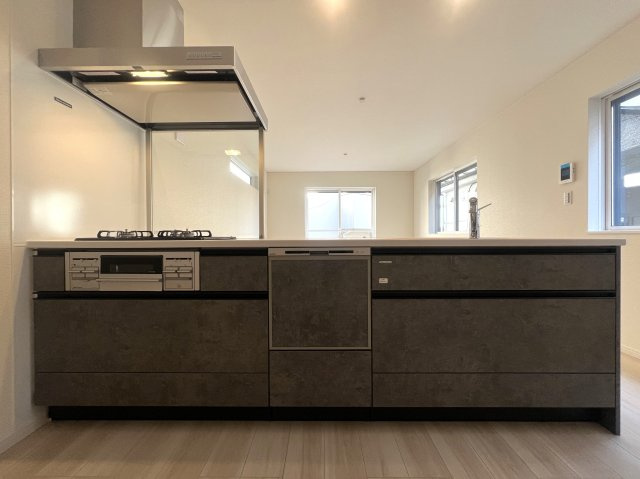 コンパクトながらにいい感じ！無駄のない間取りがGOOD！【鶴見区東寺尾３丁目新築戸建】のキッチン|キッチンです