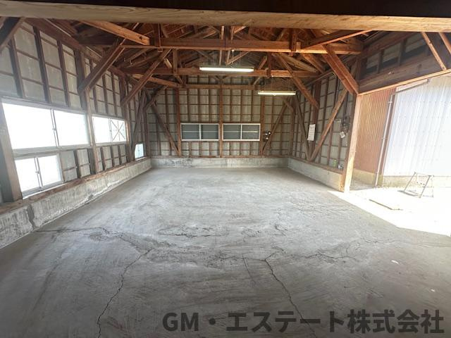 宮崎市大字熊野　倉庫の内装