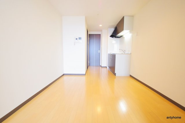 クレイルタワー　仲介手数料無料の居間・リビング