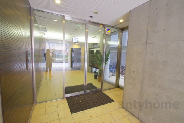 クレイルタワー　仲介手数料無料のロビー