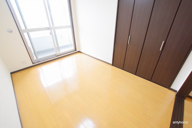 クレイルタワー　仲介手数料無料の洋室