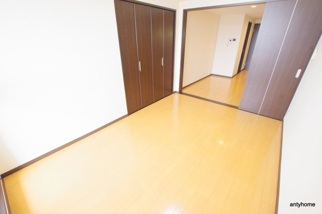 クレイルタワー　仲介手数料無料の寝室