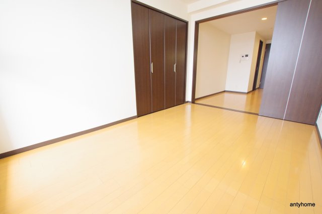 クレイルタワー　仲介手数料無料の寝室