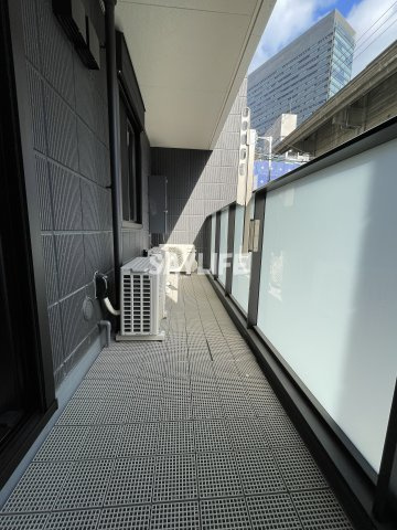 メゾンベール難波のバルコニー
