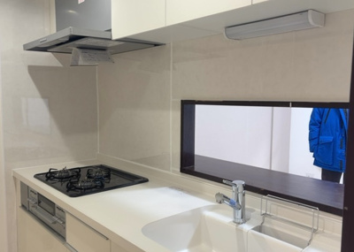 【キッチン】 | 藤和シティコープ相模原 | 標準的なシステムキッチンの横幅は、165cm～300cm程度です。2100・2400・2550・2700などミリ単位で表記されます。普段どのように料理をするのかを想定しながら合ったサイズを選びましょう