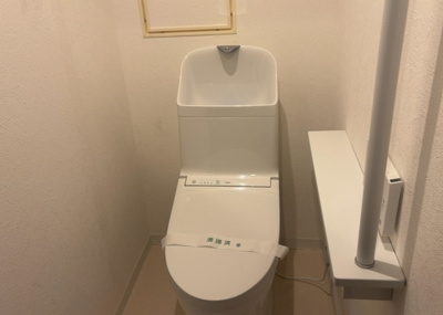 【トイレ】 | 藤和シティコープ相模原 | トイレは大きさや形、機能、抗菌性などが異なる多種多彩なタイプが各メーカーから出ています。それぞれに良さがあるため、事前にどういったタイプのトイレがいいのかをご家庭内で決めて、内見に行くといいでしょう。