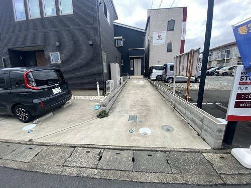 【駐車場】 | 【仲介手数料０円】平塚市四之宮2丁目　中古一戸建て | 平塚市四之宮2丁目　中古一戸建て