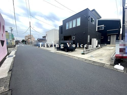 【前面道路含む現地写真】 | 【仲介手数料０円】平塚市四之宮2丁目　中古一戸建て | 平塚市四之宮2丁目　中古一戸建て