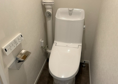 【トイレ】 | 厚木リバーサイド８号棟 | トイレは大きさや形、機能、抗菌性などが異なる多種多彩なタイプが各メーカーから出ています。それぞれに良さがあるため、事前にどういったタイプのトイレがいいのかをご家庭内で決めて、内見に行くといいでしょう。