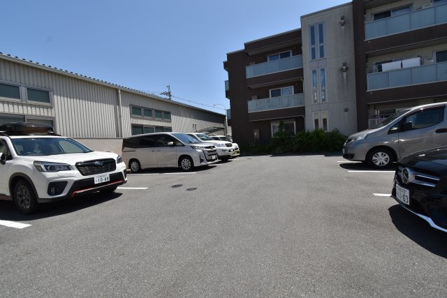 ハープアベニュー長岡京の駐車場