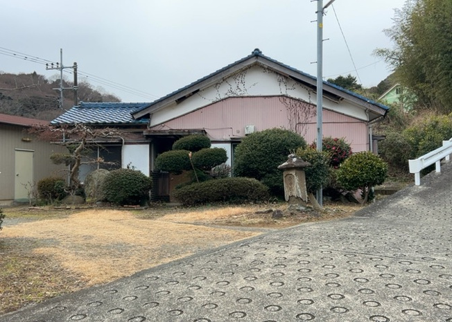 【外観】 | 土地探しをしていると都市計画区域という言葉を目にすると思います。法律によって、都道府県知事や国土交通大臣が指定するエリアのことを指しており、都市計画区域は市街化区域と市街化調整区域に分けられています。