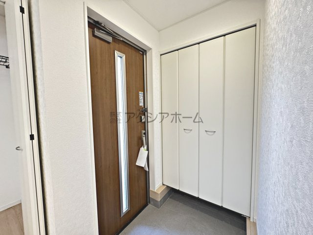 飯能市双柳・全4棟　新築一戸建　1号棟　～駐車並列3台分～の玄関