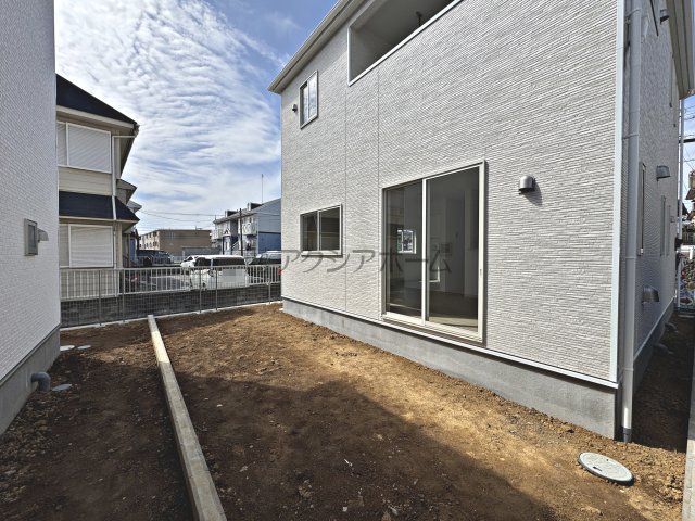 飯能市双柳・全4棟　新築一戸建　1号棟　～駐車並列3台分～の庭