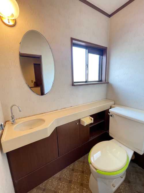 日の出町平井　中古戸建の洗面所|2階トイレは洗面付です♪