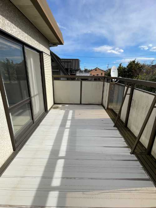 日の出町平井　中古戸建のバルコニー|広めのバルコニーは日当たり良好！