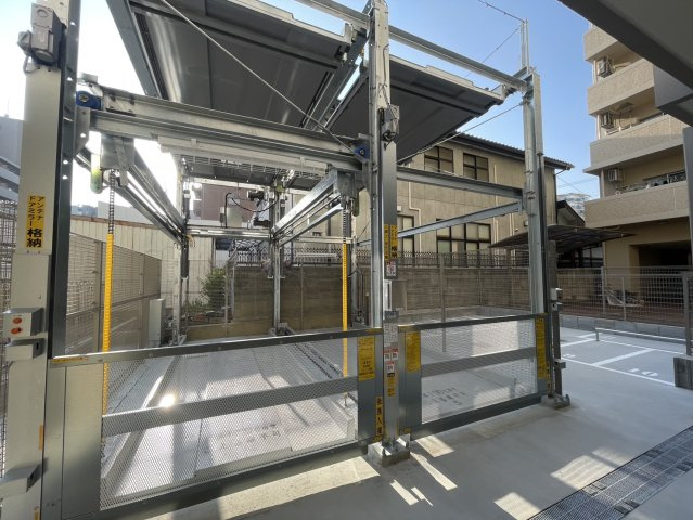 プレリスＮＥＯ神⼾湊川公園ヴェルトの駐車場