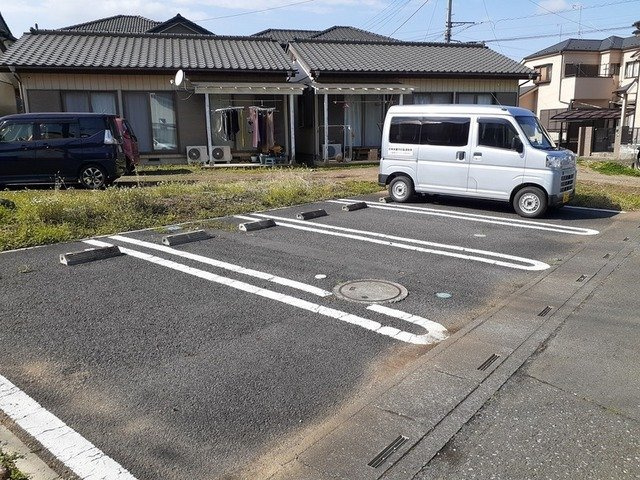 ドゥー　アヴニールの駐車場