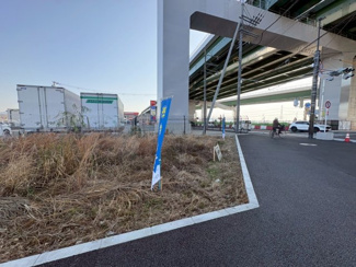 【前面道路含む現地写真】