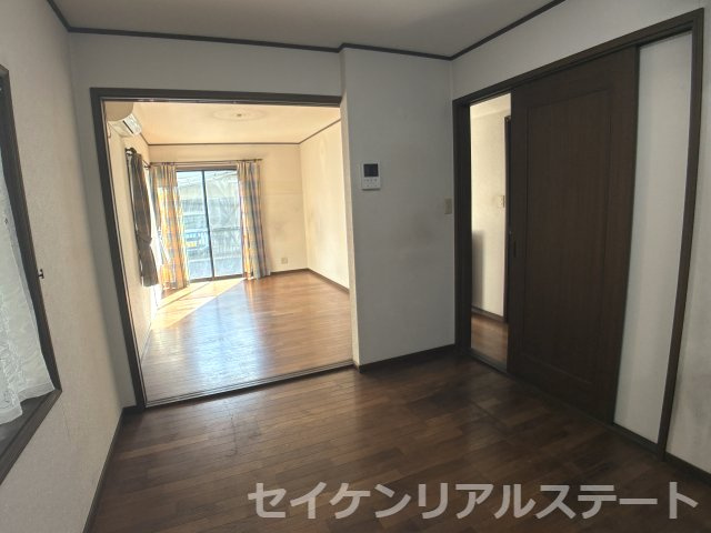 東淵野辺４丁目　中古戸建の居間・リビング|約13.5帖LDK