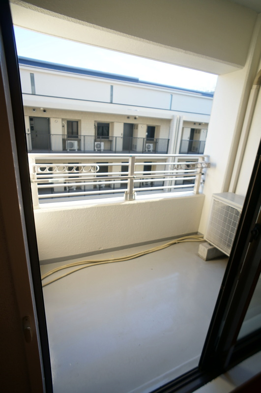 カルパティア市ヶ谷のバルコニー