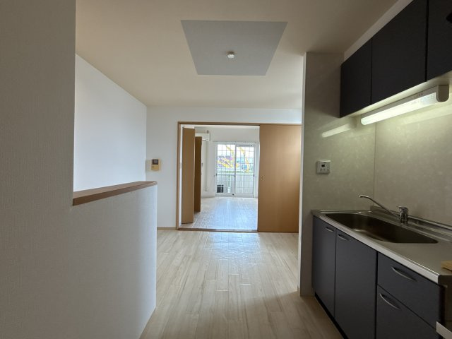 姫路市飾磨区中島１丁目のハイツの居間・リビング