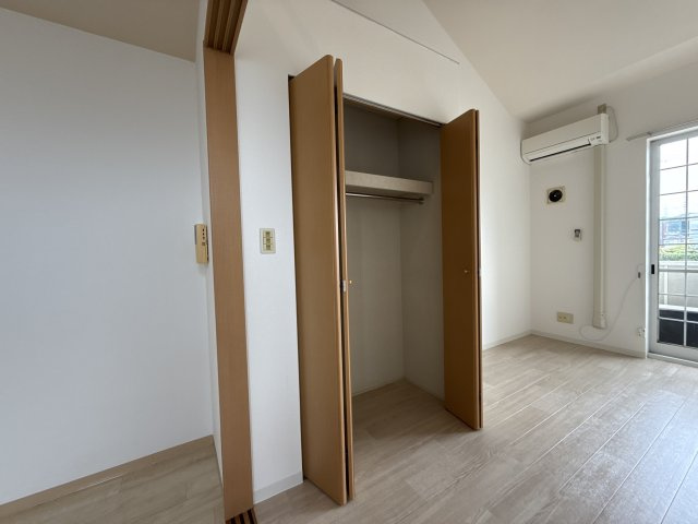 姫路市飾磨区中島１丁目のハイツの収納