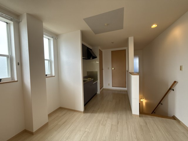 姫路市飾磨区中島１丁目のハイツの居間・リビング