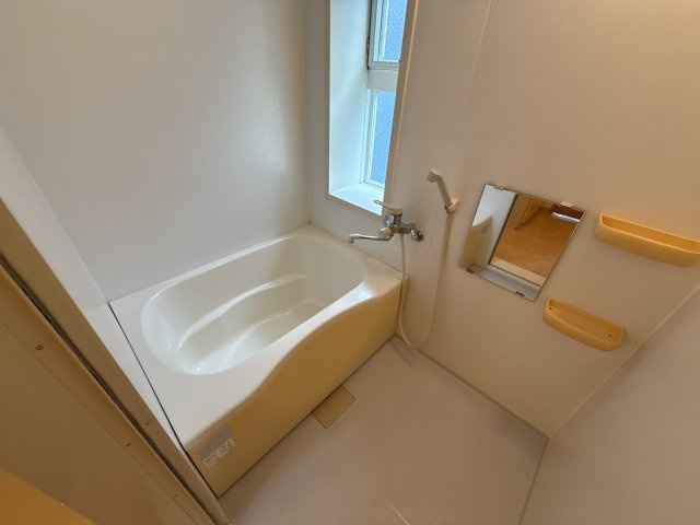 姫路市飾磨区中島１丁目のハイツの浴室