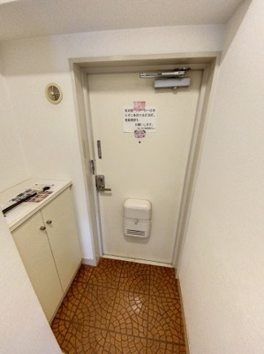 【玄関】 | カーサー・ウチノ | ※同建物ほかのお部屋の写真です。