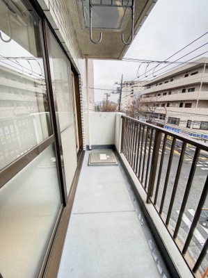 【バルコニー】 | カーサー・ウチノ | ※同建物ほかのお部屋の写真です。