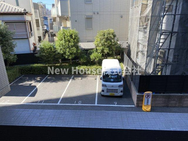 レジディア池袋の駐車場