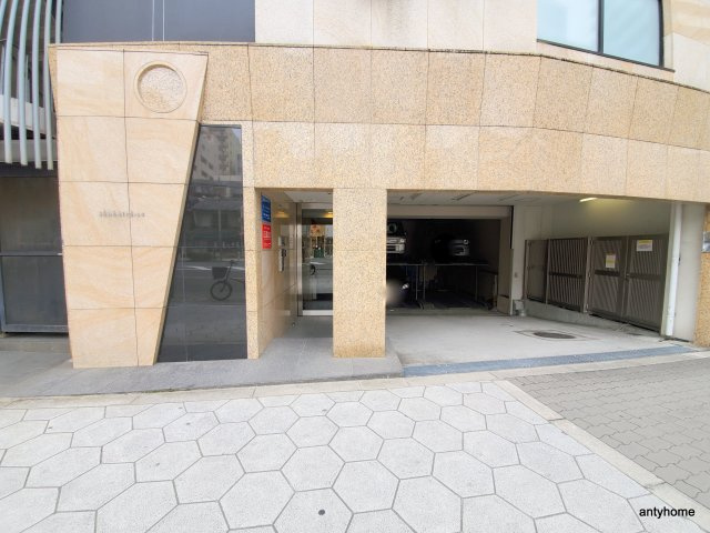 SERENiTE-04　仲介手数料無料のエントランス