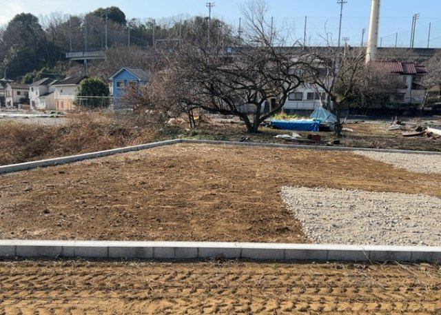 【構造・工法・仕様】 | 木造住宅とは土台、壁、柱など建築物の強度を支える構造体の材に木が使用されている構造を指します。構造体は建物の自重を支えるだけではなく風圧や水圧、積裁荷重などあらゆる衝撃に耐えるための基礎です。